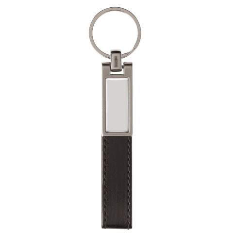 Sleutelhanger met leren bandje en rechthoekige doming.