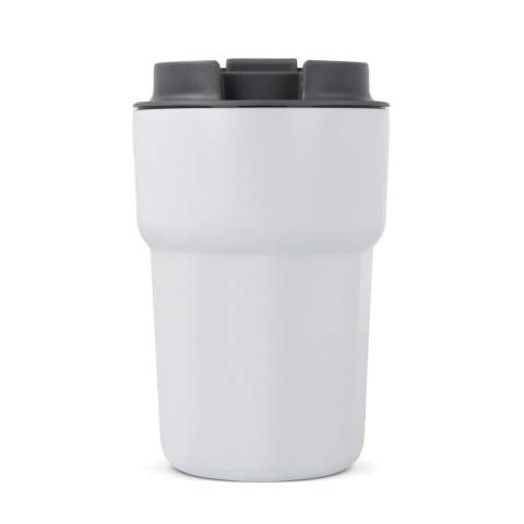 Introducing the Zambezi Thermo Mug: A sleek addition to our T-ceramics series. Crafted from stainless steel and recycled PP, with a ceramic coated interior, this 350 ml mug with a silicone lid keeps your drinks hot or cold. Stay eco-friendly and stylish with Zambezi. The ceramic interior provides numerous benefits, including easy cleaning, odor and taste residue elimination after washing, and superior thermal insulation. Crafted from 90% recycled post-consumer stainless steel.