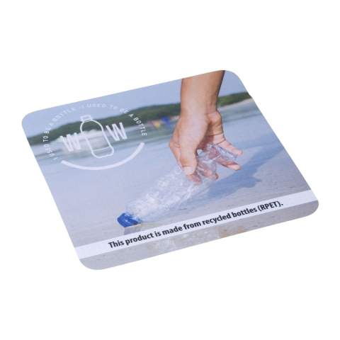 WoW! Multifunctionele RPET muismat met slipvaste onderzijde. Functioneert als muismat en als schoonmaakdoek voor je computerscherm. Optioneel: Per stuk in doos.