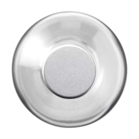 Stilvolle Glaswasserflasche mit Schraubverschluss und stabilem Boden. Das zeitlose Design macht diese Flasche ideal als Tischflasche und besonders geeignet für den Einsatz in der Gastronomie. Die Flasche ist spülmaschinengeeignet, der Verschluss nicht. Um den Aufdruck zu erhalten, wird Handwäsche empfohlen. Fassungsvermögen 1L.