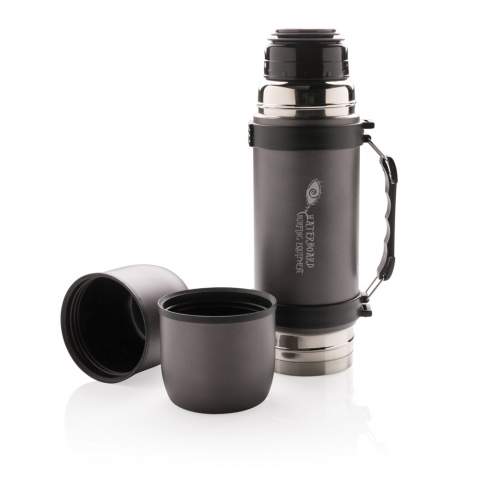 Stainless steel double wall vacuum flask in an elegant design with grip and shoulder strap and contains two matching cups for an optimal drinking experience. Leakproof and handwash only. Content 700ml.<br /><br />HoursHot: 5<br />HoursCold: 15