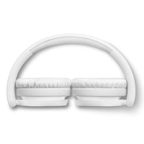 Ervaar ultiem luistercomfort met deze draadloze over-ear koptelefoon. Geniet van rijk geluid en diepe bas met tot 65 uur afspeeltijd. Compact en opvouwbaar, ideaal voor onderweg. De geavanceerde Bluetooth-verbinding laat je twee apparaten tegelijk verbinden. Met de multifunctionele knop op de rechteroorschelp beheer je oproepen, muziek en volume. Activeer lage latentie met de aan-uitknop voor optimale video-ervaring. De ruisonderdrukking zorgt voor heldere gesprekken. Volledig opgeladen in 2 uur via USB-C, en na 15 minuten opladen heb je 3 uur extra speeltijd. Perfect voor muziek, podcasts en oproepen zonder onderbrekingen.