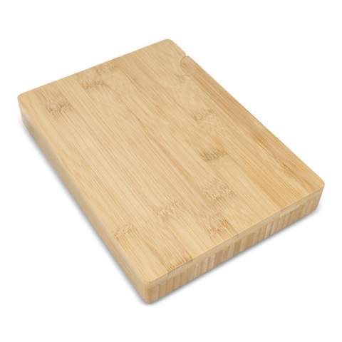 Deze set bestaat uit drie kaasmessen en een wijnflesopener, opgeborgen in een bamboe doos die ook dienst doet als serveerplank. De messen zijn ontworpen voor verschillende kaassoorten, terwijl de doos gemak en stijl toevoegt.