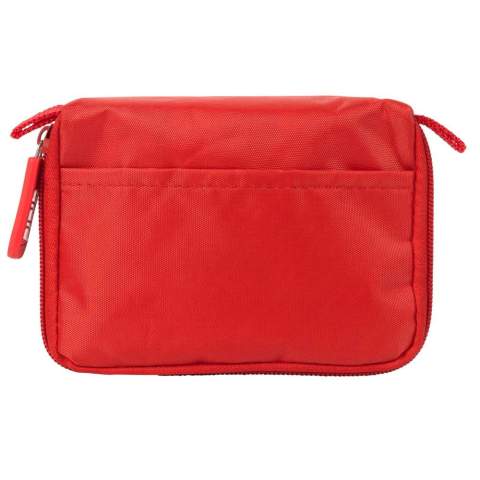 Kit de premiers secours MDR classe 2a. L’étui en nylon contient 31 pièces d’équipement de premiers secours d’une durée de conservation de 5 ans. Contenu : 9 pansements, 8 épingles à nourrice, 5 écouvillons secs, 4 tampons nettoyants pour la peau, 1 bandage triangulaire, 1 paire de mini-ciseaux, 1 bandage élastique, 1 rouleau de sparadrap et 1 mode d’emploi.