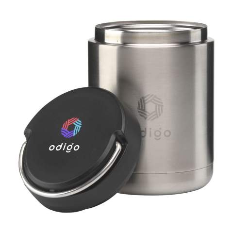 WoW! Récipient alimentaire à double paroi, isolé sous vide, avec anneau de transport en acier inoxydable recyclé et couvercle à vis en plastique. Anti-fuite à 100%. Le récipient est doté d'une grande ouverture pour faciliter le remplissage et le nettoyage. Conserve les aliments et les boissons chauds ou frais pendant longtemps. Parfait pour transporter, par exemple, un déjeuner (chaud), une soupe ou un yaourt avec des fruits. Ne passe pas au lave-vaisselle. Certifié RCS. Matière recyclée totale : 73%. Capacité 500 ml. L'inox peut être recyclé de nombreuses fois tout en conservant en grande partie la qualité du matériau. En utilisant de l'acier inoxydable recyclé, on a besoin de moins de nouvelles matières premières. Cela signifie moins de consommation d'énergie et moins d'utilisation d'eau. Chaque article est fourni dans une boite individuelle en papier kraft marron.