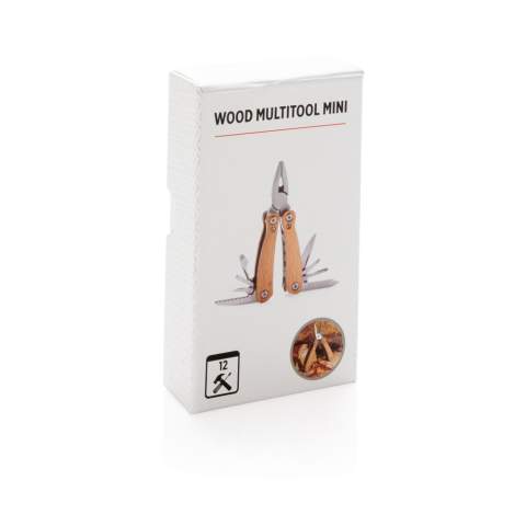 Mini-Outil multifonctions compact et robuste en bois de hêtre avec 12 fonctions. Les outils en acier inoxydable sont: pince à bec, pince, pince coupante, petit couteau, tournevis cruciforme, petit tournevis plat, tournevis plat, ouvre-bouteille, décapsuleur, lame dentelée, lime et excavateur. Emballé dans une boîte cadeau.