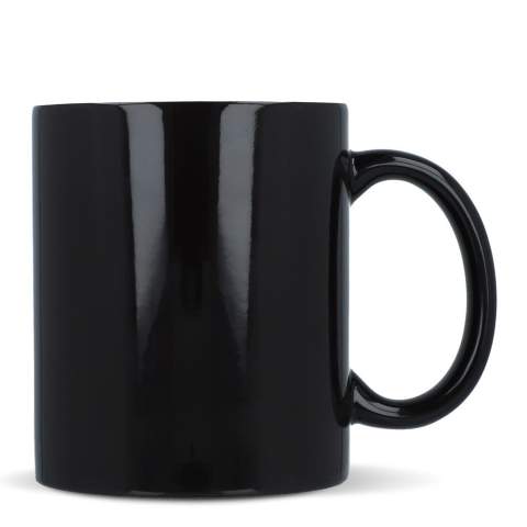 Découvrez la magie de la tasse changeante de couleur Oslo. Avec une capacité de 300 ml, cette tasse change de couleur et révèle l'impression en dessous lorsqu'elle est remplie de liquide chaud, ajoutant un élément amusant et interactif à votre vaisselle.