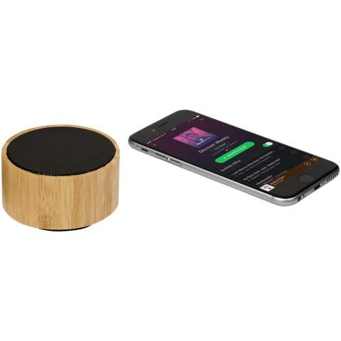 De Cosmos bamboe Bluetooth®-luidspreker trekt zeker de aandacht! De behuizing van de luidspreker is gemaakt van echt bamboe en met een vermogen van 3 W produceert hij een kristalhelder geluid met een afspeeltijd van ongeveer 2,5 uur op maximaal volume. De speaker heeft een FM-radiotuner, een SD-kaartingang en een USB ingang. Ingebouwde muziekbediening en een microfoon voor handsfree bediening. Bluetooth® 5.1 met een werkbereik van 10 meter.