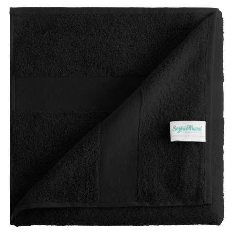 Pamper yourself with this high-quality, durable 500 gr/m² towel. It has a size of 140x70 cm and is made of 100% organic cotton. This luxurious, eco-friendly towel is finished with two 6 cm high bands.