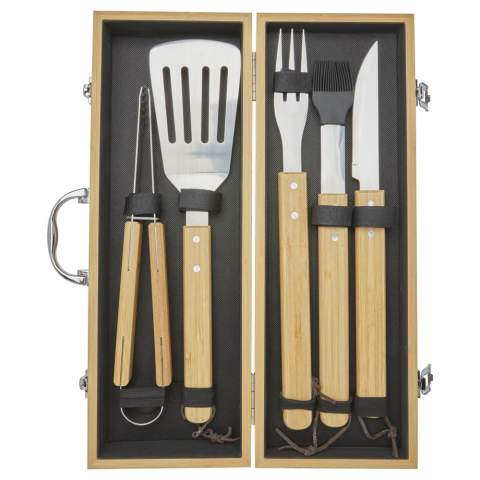 Bamboo 5-piece BBQ set with a shovel (40 x 9.5 cm), tong (34.5 x 6 cm), fork (38.5 x 3 cm), knife (38.5 x 3 cm), and brush (38 x 4.3 cm). The set is delivered in a bamboo gift box (46 x 16.2 x 7.4 cm). The handles and gift box are made of bamboo that is sourced and produced following sustainable standards.