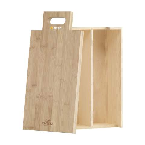 Rackpack Say Cheese: Weinkiste und Käsebrett in einem. Say Cheese ist eine Geschenkbox aus Holz mit zwei Fächern. Eine für eine Flasche Wein und eine für eine Auswahl an französischen Käsesorten. Der Deckel der Box dient auch als Schneidebrett aus Bambus, um den soeben geschenkten Käse zu präsentieren und zu schneiden. Guten Appetit! Rackpack: eine Wein-Geschenkbox aus FSC 100% zertifiziertes Holz mit einem neuen zweiten Leben! • geeignet für eine oder zwei Flaschen Wein • 8-10 mm Kiefernholz • Wein nicht inklusive • Inhalt nicht enthalten. Wird einzeln in einem Kraftkarton geliefert.