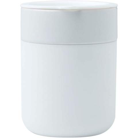 The Java single wall ceramic tumbler has a simple and practical design for everyday use and features a silicone wrap for a comfortable grip. Spill-proof lid. Volume capacity: 330 ml.