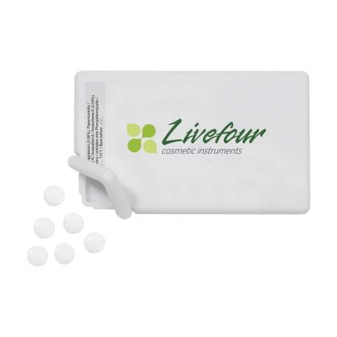 Boîte distributrice avec environ 8 g (50 pcs) de bonbons à la menthe sans sucre.