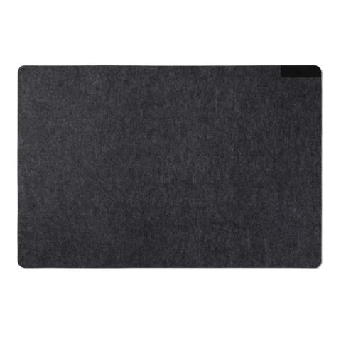 Spacious desk pad tailored for the contemporary office. Designed with a sleek, clean aesthetic using GRS recycled felt with a mélange effect. Anti-slip dots on the reverse guarantee stability, ensuring the pad remains firmly in position. Size: 75x50cm. Certified by GRS (Global Recycled Standard), GRS certification guarantees that the entire supply chain of the recycled materials is certified. The total recycled content is based on the overall product weight. This product contains 89% GRS recycled felt.