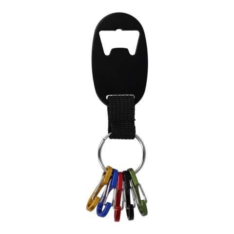 Flaschenöffner-Schlüsselanhänger aus recyceltem Aluminium mit 5 kleinen Karabinerhaken zur Organisation Ihrer Schlüssel. Ein praktisches und umweltfreundliches Accessoire für den täglichen Gebrauch.