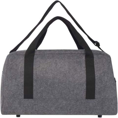 Multifunctionele duffel bag gemaakt van zacht en duurzaam hoogwaardig GRS gecertificeerd gerecycled vilt. Met een groot hoofdvak, een voorvak met rits, een zijvak, afneembare en verstelbare schouderbanden en comfortabele katoenen handgrepen om de tas op verschillende manieren te dragen. Uitgerust met kleine voetjes/noppen aan de onderkant van de tas, waardoor deze iets van de grond af staat. Zo komt er geen vuil of vocht in contact met de tas. Inhoud: 35 liter.
