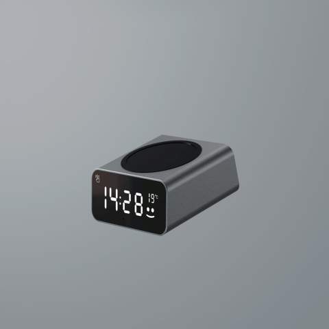 Erleben Sie Innovation! Unsere Uhr mit kabellosem Ladegerät, die aus recyceltem Aluminium gefertigt ist, liefert eine schnelle 15-W-Ladung. Das Smiley-Symbol leuchtet während des Schnellladevorgangs. Mit Temperaturüberwachung, automatischer Zeiteinstellung und einer Weckfunktion ist sie ein Meilenstein in Sachen Komfort und Nachhaltigkeit.