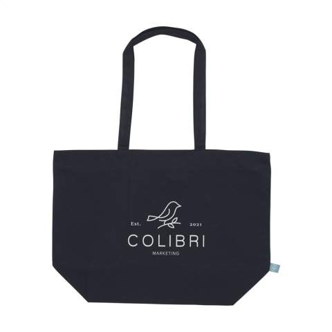WoW! Einkaufstasche mit langen Henkeln aus 100% fest gewebtem, extra schwerem Bio-Canvas (320 g/m²). Mit langen Griffe und Reißverschluss. Die großzügige, robuste Tasche bietet viel Platz. GOTS-zertifiziert. GRS-zertifiziert. Gesamtes recyceltes Material: 95%. Fassungsvermögen ca. 28 Liter.