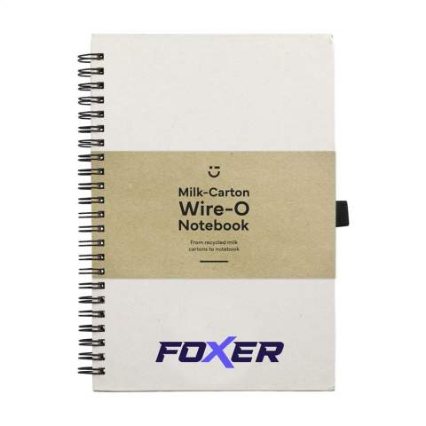WoW! Carnet de notes A5 avec couverture en briques de lait recyclées (jusqu'à 70%). Avec environ 70 feuilles / 140 pages de papier ligné de couleur crème (80 g/m²) et un porte-stylo pratique. Reliure solide en spirale.  Les cartons de lait sont composés d'aluminium, de papier et de plastique. Ces matériaux sont séparés les uns des autres et le papier restant est utilisé pour fabriquer la couverture de ce carnet. En raison de l'utilisation de matériaux recyclés, petites imperfections dans le matériau peuvent être visibles. Cela confère au produit un aspect unique.