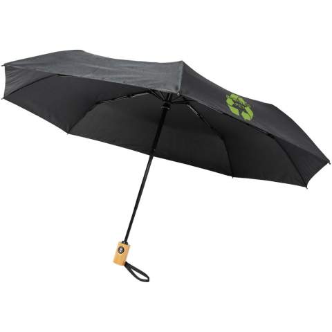 Parapluie pliable à ouverture et fermeture automatique avec auvent en polyester pongée et PET recyclé. Mât métallique robuste, cadre de qualité supérieure avec baleines en fibre de verre pour un maximum de flexibilité dans des conditions venteuses. Livré avec une pochette et peut facilement s'adapter à un sac à main ou à un sac à dos pour un transport pratique. Avec la poignée en bois et l'auvent en polyester en pongé PET recyclé, il offre un choix plus responsable. Disponible dans une grande variété de couleurs contemporaines avec une grande surface marquage sur chacun des panneaux.