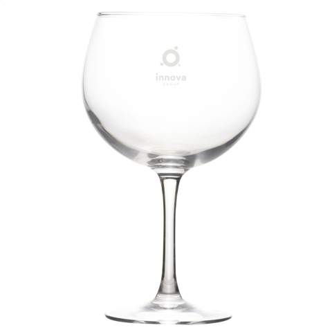 Modernes und zeitloses Cocktail-Gin-Glas. Genießen Sie gemeinsame Moment und lassen Sie sich von diesem Glas in Gastronomie-Qualität verzaubern. Ideal für Partys oder für einen entspannten Drink unter der Woche. Dieses Glas ist robust, aber dennoch äußerst transparent. Fassungsvermögen 700 ml. Hergestellt in Europa.