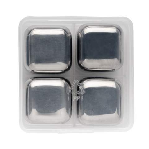 Boîte de 4 glaçons en acier inoxydable. Les cubes aident à préserver le goût de votre boisson préférée sans dilution. Ils sont simples à utiliser: il suffit de les stocker dans votre congélateur et ils sont prêts à l'emploi en seulement 3 heures! Taille des cubes 2,5 x 2,5x 2,5cm.