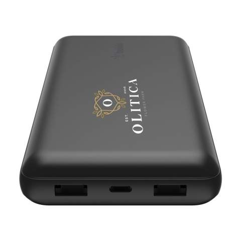 Powerbank 20.000mAh van het merk Belkin. Met een behuizing van gerecycled kunststof. Laad razendsnel een smartphone en andere apparaten op met een vermogen tot 15W via twee USB-A-poorten en één USB-C-poort. Deze powerbank biedt tot 78 uur extra batterijduur. Genoeg voor het kijken van films, het voeren van FaceTime-gesprekken en het gebruik van navigatie-apps. Met LED-indicatielampje. De powerbank voldoet aan de luchtvaartveiligheidsnormen, dus je mag hem in je handbagage meenemen. Inclusief USB-A/USB-C-kabel en gebruiksaanwijzing. 100% plasticvrije verpakking. Gemaakt van plastic dat na gebruik is gerecycled. Per stuk in doosje.