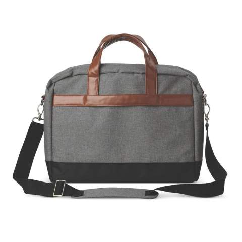 Ce sac pour ordinateur Brixton est une sacoche design Toppoint. Ce sac moderne offre beaucoup d'espace de rangement pour vos appareils. La conception robuste offre aussi une protection optimale. Fabriqué en polyester 300D.