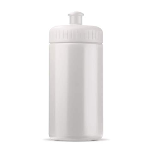 Bidon de sport 500ml fabriqué en Allemagne . Disponible dans de nombreux coloris. Possibilité de mixer les couleurs 'Mix and Match' . Muni d'un bouchon ergonomique qui permet de boire encore plus facilement. 100% étanche sans BPA, réponds aux normes alimentaires. Marquage tout autour en UV high Gloss (sérigraphie rotative) ou Digital Print 360° . Marquage nominatif possible. Tous nos produits sont testés et certifiés, et répondent aux normes sociales.