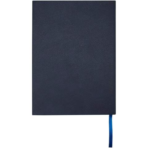 Het Alejandra A5 notitieboek met harde kaft is gemaakt van gerecycled PU-plastic en RPET, met 80 gelinieerde vellen crèmekleurig papier van 70 g/m² en heeft ook een lintmarkering en een accordeonvak.