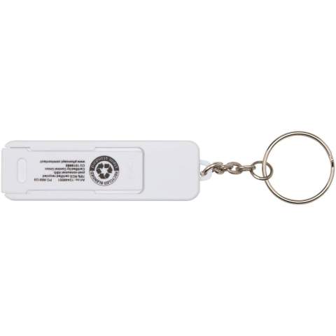 Die Aggia ist ein unterhaltsames und funktionales Accessoire aus recyceltem Kunststoff. Sie kombiniert eine integrierte Telefonladestation mit einem Fidget-Element, das hilft, entspannt und fokussiert zu bleiben. Kompakt und leicht zu transportieren, ist sie zudem mit einem Schlüsselanhänger ausgestattet – perfekt für unterwegs.