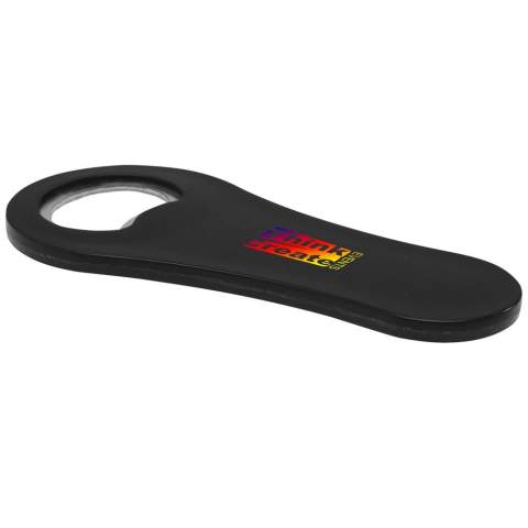 Flesopener gemaakt van tarwestro voor het openen van flessen bier, frisdrank, enz. Tarwestro is het overgebleven steeltje na het oogsten van tarwekorrels, waardoor er minder plastic wordt gebruikt.