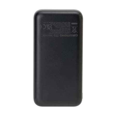 Grundig Powerbank. Die ABS-Powerbank hat eine Kapazität von 20.000 mAh, d. h. Sie können Ihr Telefon bis zu viermal aufladen, bevor Sie die Powerbank wieder aufladen müssen. Mit genügend Leistung, um ein Tablet und andere Geräte aufzuladen. Diese externe Batterie ist ideal für Reisen oder einen Tagesausflug. Die Powerbank verfügt über USB-Ausgänge: 2 USB-A-Anschlüsse und 1 USB-C-Anschluss zum Aufladen der Powerbank. Das bedeutet, dass Sie zwei Geräte gleichzeitig aufladen können. Kompatibel mit allen Mobilgeräten, die QI-Wireless-Charging unterstützen. Mit LED-Anzeigen für den Akkustand, Ein-/Aus-Taste und integriertem Li-Polymer-Akku. Micro-Eingang: 5 V/2 A 9 V/2 A 12 V/1,5 A.  Typ-C-Eingang: 5 V/2,5 A 9 V/2 A 12 V/1,5 A. Typ-C-Ausgang: 5 V/3 A 9 V/2,22 A 12 V/1,67 A. USB-A1/A2-Ausgang: 5 V/3 A 9 V/2,22 A 10 V/2,25 A 12 V/1,67 A. Enthält USB-C-/Micro-USB-Kabel. Verpackt pro Stück.