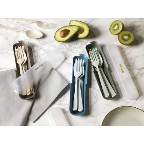 6-piece, reusable plastic cutlery set from the Circulware brand. The set consists of 2 spoons, 2 forks and 2 serrated knives. Extremely suitable for hiking, camping or on the go. Lightweight, practical and handy. Dishwasher-safe. Hand washing is recommended to preserve the print. Microwave safe. 100% recyclable. This set contributes to a circular economy. Supplied per set in a sturdy, matching storage case. Dutch design. Made in Holland.