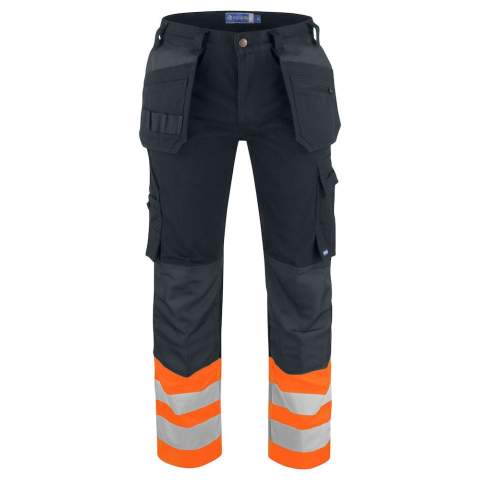 • werkbroek in duurzaam, licht katoen<br />• spijkerzakken met extra compartiment voor verborgen binnenzak met ritssluiting<br />• achterzakken met klep en velcrosluiting<br />• duimstokzak en mesknoop<br />• verstelbare kniezakken aan de binnenzijde (twee hoogtes)<br />• extra versteviging aan de spijkerzakken, duimstokzak en kniezakken<br />• de maten C42-C64 kunnen verlengd worden met 5 cm (extra zoom)<br />• lus voor badgehouder<br />• twee hamerlussen<br />• voorgevormde knieën