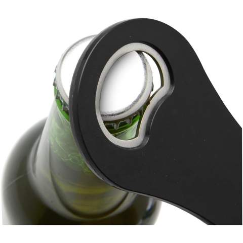 Flesopener gemaakt van tarwestro voor het openen van flessen bier, frisdrank, enz. Tarwestro is het overgebleven steeltje na het oogsten van tarwekorrels, waardoor er minder plastic wordt gebruikt.