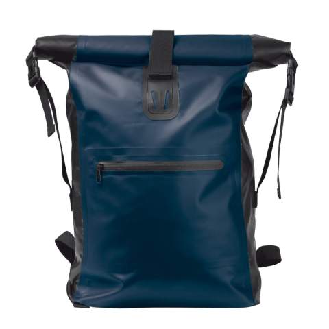 Verstellbarer, wetterfester Rucksack aus robustem Material. Das Rolltop kann auf zwei Arten geschlossen werden, was zusätzliche Flexibilität bietet. Die verschweißten Nähte halten den Inhalt trocken und die Schultergurte sind für den Komfort gepolstert.
