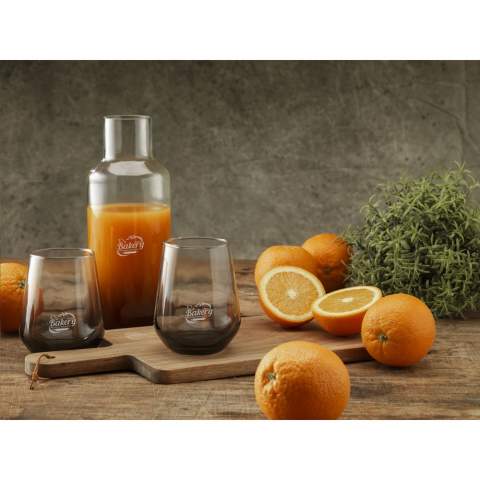 This special smokey water glass is unique because of its colour, providing atmosphere, cosiness and beautiful decoration to any table. It is chic, trendy and an absolute eye-catcher during a party or special occasion. Of course, this glass is also suitable for daily use. 4 pieces per pack. Capacity 450 ml.