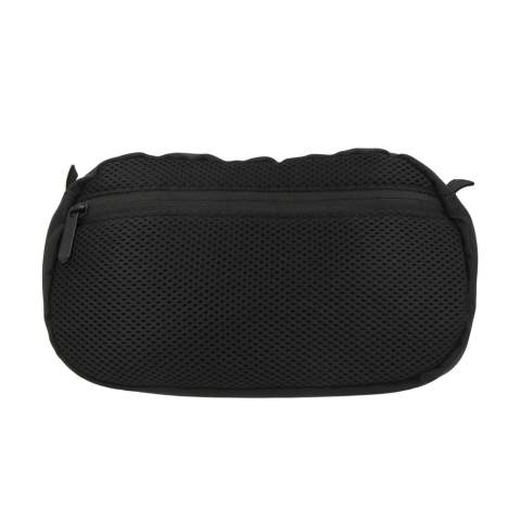 Maak kennis met onze eco-bewustzijn crossbodytas! Dit stijlvolle accessoire van RPET heeft een verstelbare riem, waardoor het veelzijdig en duurzaam is. Hij is perfect voor onderweg en combineert moeiteloos mode en eco-bewustzijn.