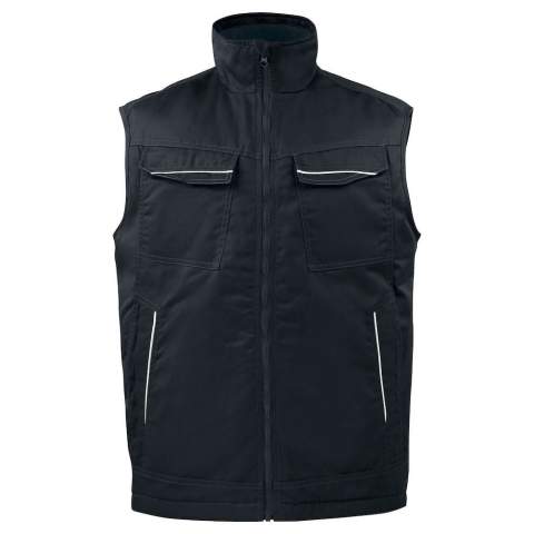 • gewatteerde bodywarmer in een easycare materiaal polyester/katoen<br />• goed kleurbehoud<br />• twee borstzakken<br />• D-ring voor badgehouder<br />• ritssluiting tot aan de kraag met stormflap en kinbescherming<br />• voorzakken met ritssluitingen<br />• verlengd rugpand<br />• linker binnenzak voor mobiele telefoon, rechter binnenzak met velcrosluiting<br />• reflectiebiezen aan de voor- en achterzijde                                                      <br />• fleece aan de binnenkant van de kraag                                                           <br />• drukkersrits
