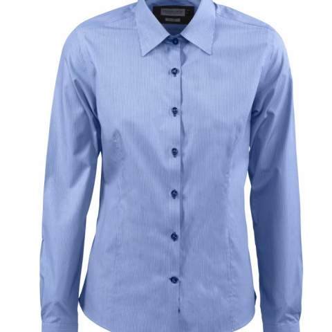 Witte dunne strepen op een blauwe of grijze antraciete basis, maakt het een stijlvolle nieuwe versie van het klassieke gestreepte overhemd. Het hemd kan perfect passen bij alle kleuren en patronen, en is een uitstekende keuze als u een aantal kleuren aan uw standaard wit & blauw garderobe toevoegt. Het hemd is gemaakt in onze favorite twill stof voor perfecte resultaat. Ook voegden wij moderne contrast details toe samen met standaard kenmerken zoals een half afgesneden kraag, een vlakke voorkant, een hoekmanchet en een gespleten juk op de rug. Het hemd is goed ontworpen om u in éen dag van kantoor naar het diner te brengen.