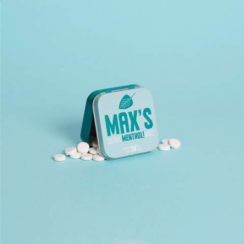 Recycelbare Aluminiumdose gefüllt mit ca. 58 leckeren, biologischen Menthol-Minzbonbons der Marke Max's Mints. Die Minzbonbons enthalten Bio-Zucker und natürliche Aromen und sind frei von Gelatine. Bio, zu 100 % natürlich und vegan. Die nachfüllbare Dose ist in einem auffälligen originellen Design gestaltet. Ein frisches und grünes Giveaway in einem. Made in Holland.