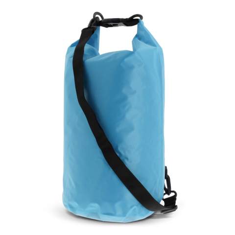 Waterproof duffel bag, ideal for the beach, on a boat or just for a stroll through the forest. Filled with air this bag stays afloat, ideal in emergencies. With the additional ring and carabiners this bag can easily be carried cross-body. Waterproof IPX6, protected against high pressure stream water from any angle. Do not immerse the bag.