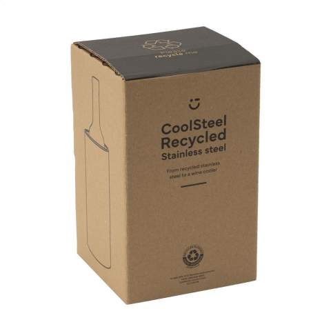 WoW! Doppelwandiger Weinkühler aus recyceltem Edelstahl. Dieser elegant gestaltete Kühler hält eine Flasche Wein oder Champagner auf der perfekten Temperatur. RCS-zertifiziert. Gesamtes recyceltes Material: 45%.  Edelstahl kann viele Male recycelt werden – die Qualität des Materials bleibt dabei weitgehend erhalten. Durch die Verwendung von recyceltem Edelstahl kommt eine geringere Menge an neuen Rohstoffen zum Einsatz. Das bedeutet weniger Energieverbrauch und weniger Wasserverbrauch. Wird einzeln in einem Kraftkarton geliefert.