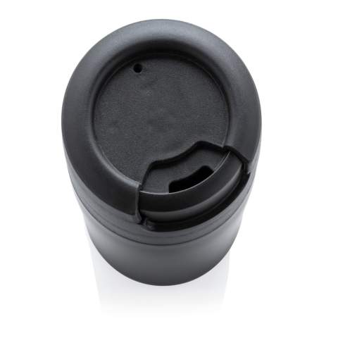 Weniger ist mehr. Mit einer Höhe von nur 8cm passt dieser doppelwandiger Becher perfekt unter Ihre Kaffeemaschine. PP im Inneren. Perfekt für Ristretto, Espresso und Kaffee Lungo. Nur Handwäsche. Inhalt: 160ml. Geschütztes Design®<br /><br />HoursHot: 3<br />HoursCold: 6