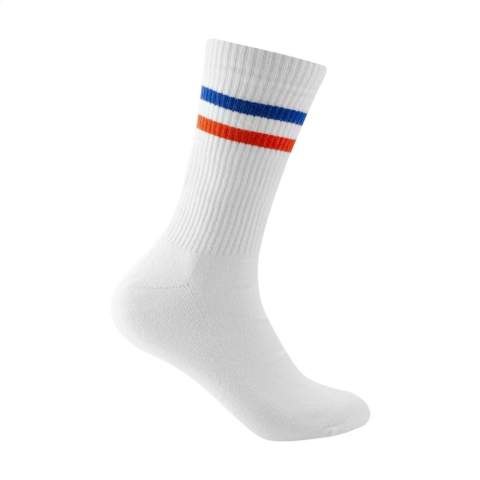 Comfortable sports socks from the Kingly brand. These high-quality socks are made from ethical materials and consist of a blend of 80% combed cotton, 17% recycled polyamide and 3% elastane. They have a snug, comfortable fit, a full terry lining for extra comfort throughout the day and reinforced heel and toe areas for extra durability.    The socks can be personalised with a knitted, customised design in up to 6 colours. Choose from 160 yarn colours. Each pair is packed with a recycled label that can be printed with your own full-colour design - creating socks that perfectly match your brand identity.    Available sizes: M (36-39) and L (40-46). Minimum order quantity: 50 pairs per size and per design.    OEKO-TEX-certified. Made in Europe.