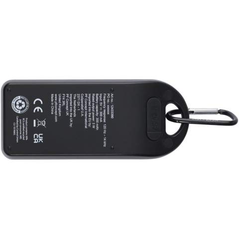 RCS-recycelter 3W Bluetooth® Lautsprecher, der Musik, Podcasts usw. von jedem Bluetooth® fähigen Gerät abspielt und damit ein idealer Begleiter für jede Gelegenheit ist. Dank des mitgelieferten Karabiners lässt sich der Lautsprecher leicht an einem Rucksack befestigen, und die Schutzklasse IPX4 schützt ihn vor gelegentlichem Regen. Genießen Sie dank des 300 mAh Li-Ionen Akkus bis zu 1,5 Stunden Musik bei maximaler Lautstärke. Die Ladezeit beträgt 1,5 Stunden. Bluetooth® 5.0 mit einer Reichweite von ca. 10 Metern. Im Lieferumfang enthalten sind ein Benutzerhandbuch, ein Karabiner, ein 50 cm langes USB-A-auf-Typ-C-Ladekabel, verpackt in einer zu 100 % recycelten Box.