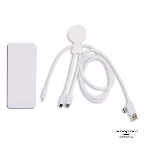 Nachhaltiges Produktset, Kabel und Batteriehalter sind aus recyceltem Kunststoff hergestellt. Tragbarer Akku mit 7000 mAh, kann Ihr Telefon bis zu 2,5 Mal aufladen. Tragbarer Multikabel-Adapter mit USB, Lightning, Typ C, Micro-USB.