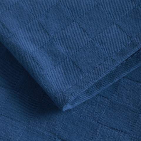 Mit diesem Geschirrtuch können Sie sich ab jetzt auf den Abwasch freuen! Je häufiger das tolle, 60 x 50 cm große Tuch aus 100% Baumwolle verwendet wird, umso weicher wird es. Dazu kommt, dass es super saugfähig ist, was das abtrocknen so viel angenehmer macht. Das zuverlässige Tuch mit 270 gr/m² kann mit einem Stick oder Transferdruck nach Ihren Wünschen veredelt werden, und eignet sich somit ideal als praktisches Werbegeschenk. Machen Sie den Abwasch zu einer positiven Erfahrung! 