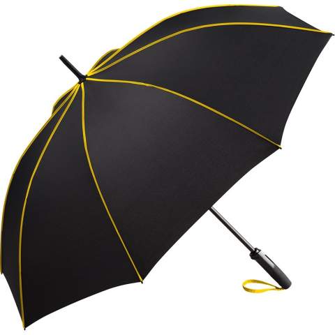 Stylish automatic umbrella in medium size with coloured highlights